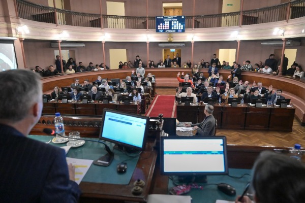 Con amplio respaldo legislativo, Diputados convirtió en ley la reforma previsional impulsada por el Gobierno provincial