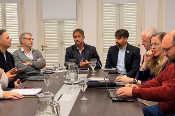 Reunión de gabinete conjunta: Paraná y Santa Fe avanzan en acciones para fortalecer la región