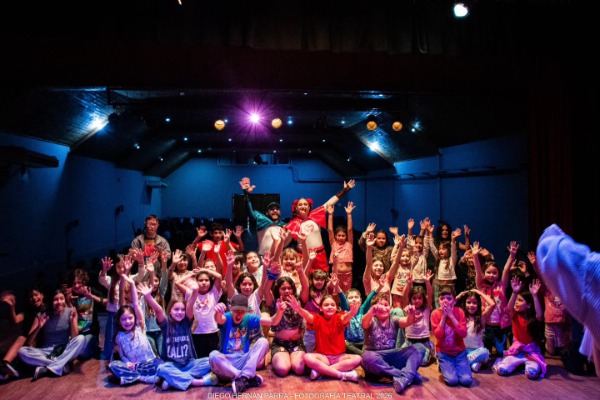 Con teatro infantil y una mateada joven cerraron las actividades de Vacaciones de Invierno en Maciá