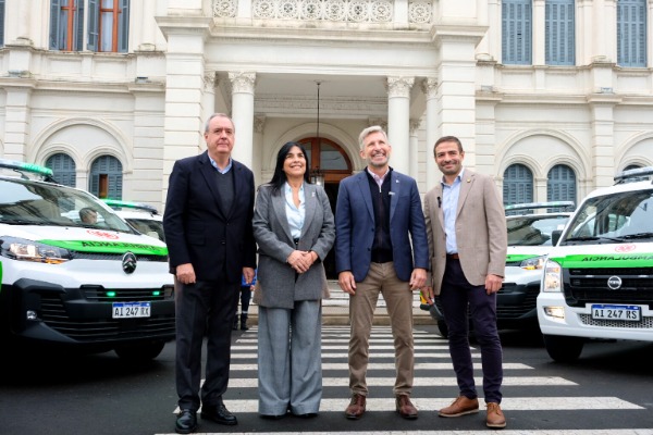 Entre Ríos refuerza el sistema sanitario con la incorporación de 24 ambulancias y nuevo equipamiento
