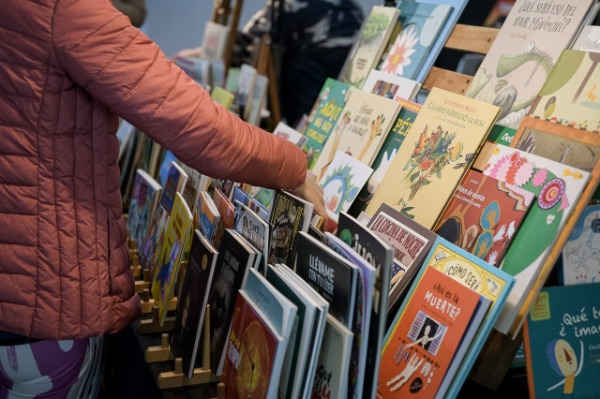 Paraná Lee invita a recorrer el gran universo de libros, editoriales y experiencias culturales 