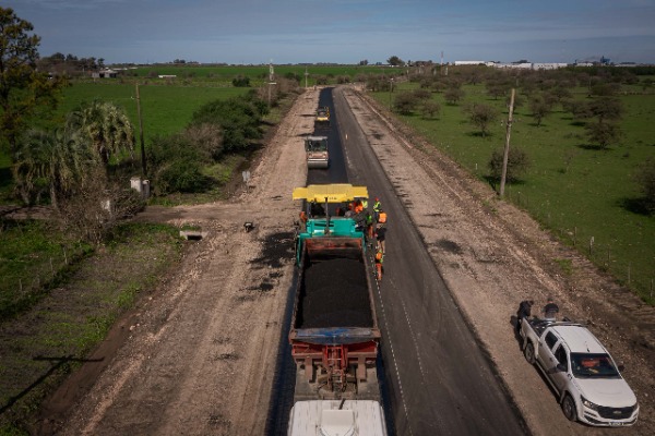 Continúa el asfaltado de la Ruta 23 entre los departamentos Uruguay y Colòn