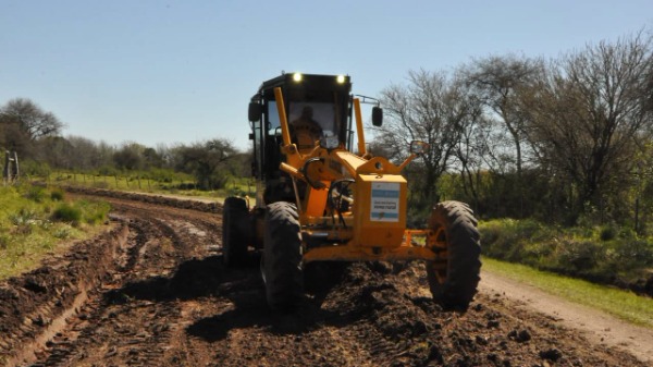El municipio de Maciá continúa con mejoras en caminos vecinales