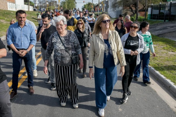 La intendenta Romero recorrió las obras finalizadas en calle Gobernador Manuel Crespo