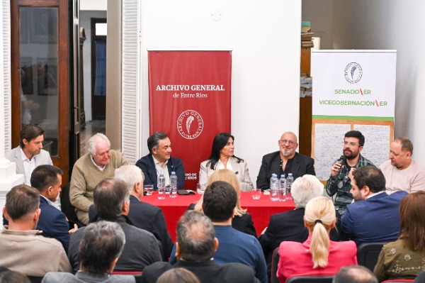 Aluani encabezó la presentación del libro “21N: el día en que una ciudad entrerriana salvó a la organización nacional”