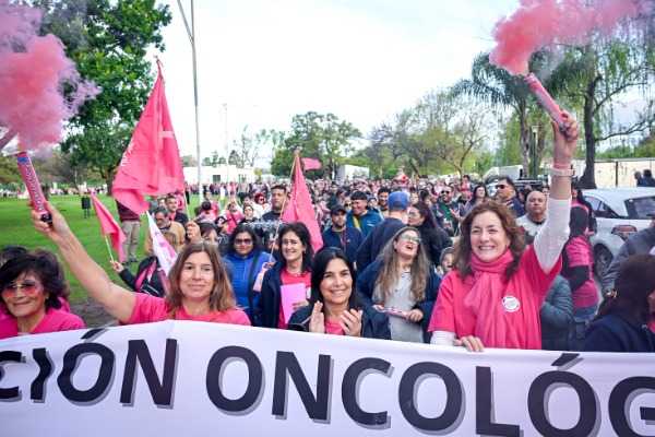 La vicegobernadora participó de la 4ª Caminata Rosa en Victoria