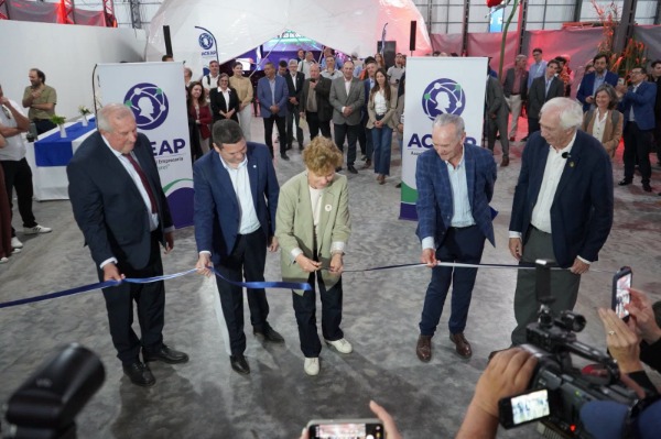 Se realizó el acto de apertura de la Bienal de la Producción en San José