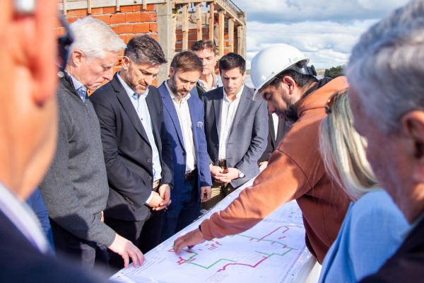 Colello, junto a autoridades nacionales, recorrió la obra del sistema de agua potable de Concordia