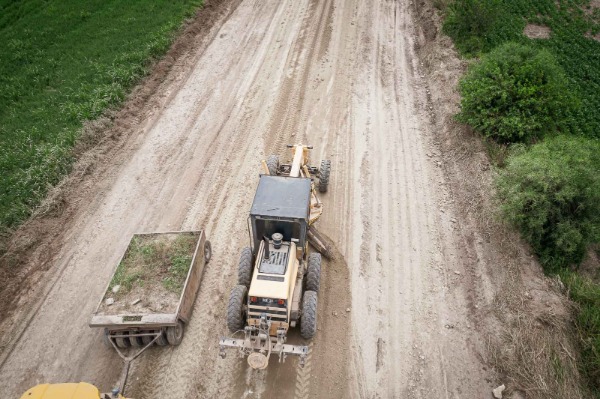 Avanzan los convenios de colaboración para fortalecer el mantenimiento de caminos rurales